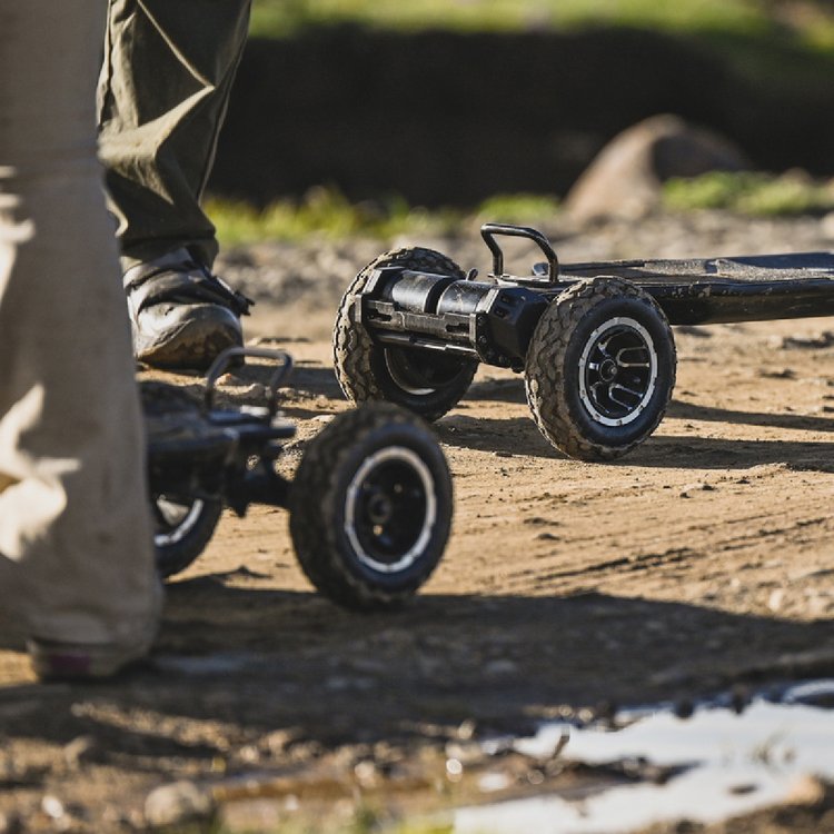 Exway Atlas Pro 4WD Electric Skateboard